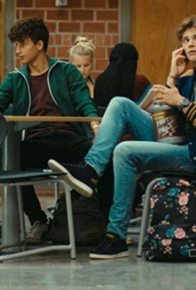 Довольно странная (2018)